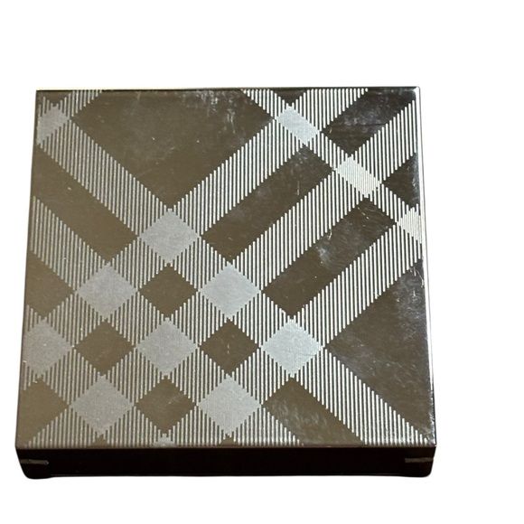 Burberry Spring/Summer 2016 Runway Palette White No. 01 Rare Discontinued - Picture 3 of 5